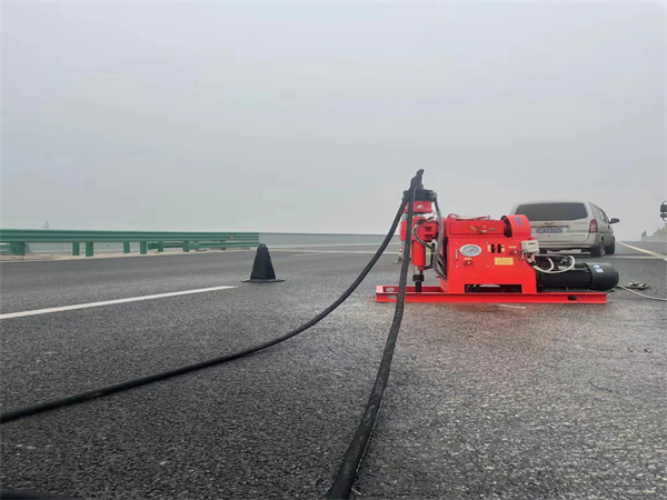 蛟河马路路基路面开裂下沉注浆加固灌浆